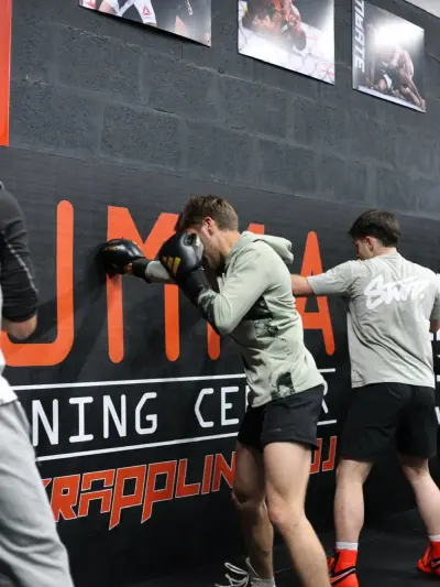 Entrainement boxe anglaise avec gants au Summa