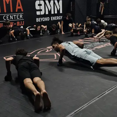 Ado en action kick MMA au Summa