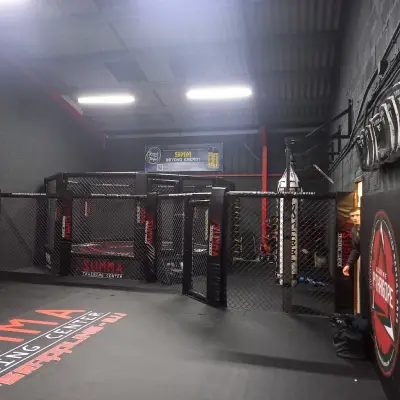 Salle et cage MMA du Summa Training Center
